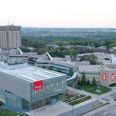 DU HỌC CANADA TẠI ĐẠI HỌC BROCK VỚI NHIỀU CƠ HỘI HỌC BỔNG & CO-OP 5 Vietsmart VTL duhocvanthienlong BrockUniersity00005