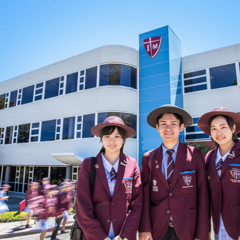 ADELPHI UNIVERSITY - NEW YORK 6 10