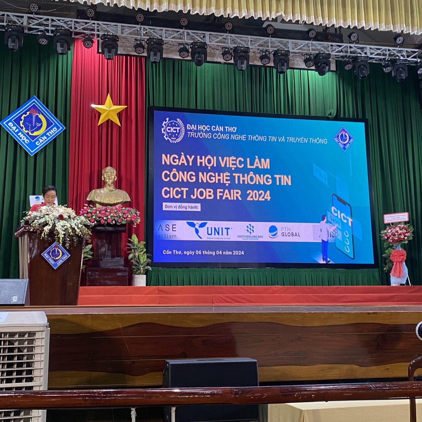 z5322230280346 b066c4b4bab23fd7d56025372d1ad97a scaled