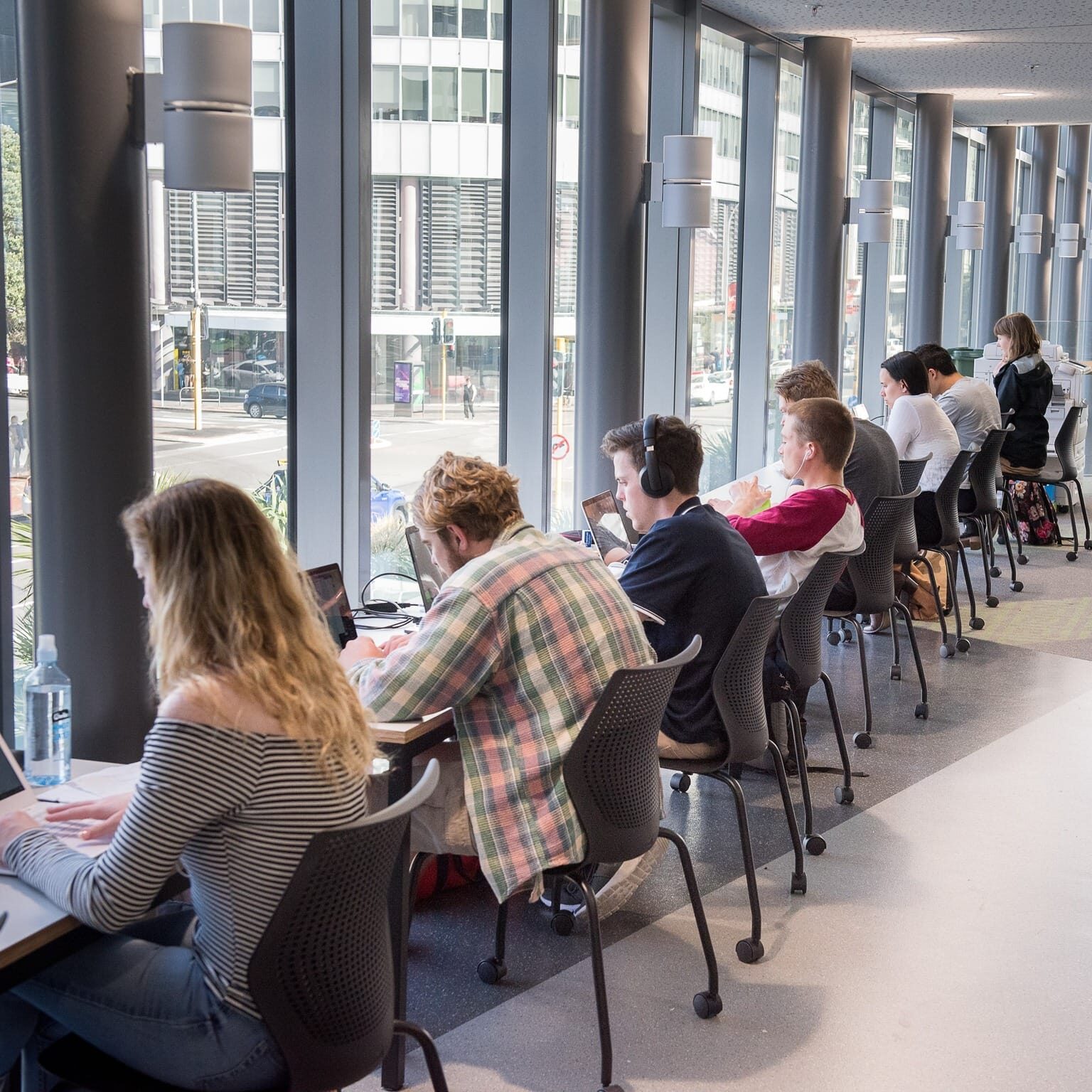 VICTORIA UNIVERSITY OF WELLINGTON (VUW) 2 7