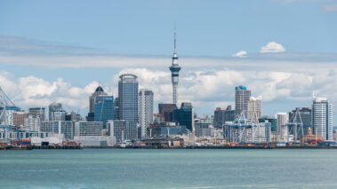 DU HỌC NEW ZEALAND – HÀNH TRÌNH TRI THỨC TRONG MỘT QUỐC GIA AN TOÀN & HIỆN ĐẠI 7 Auckland Skyline as seen from Devonport 20100128 3 scaled