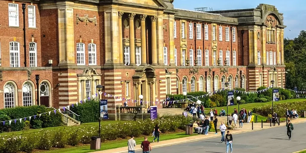 LEEDS BECKETT UNIVERSITY LEEDS BECKETT UNIVERSITY