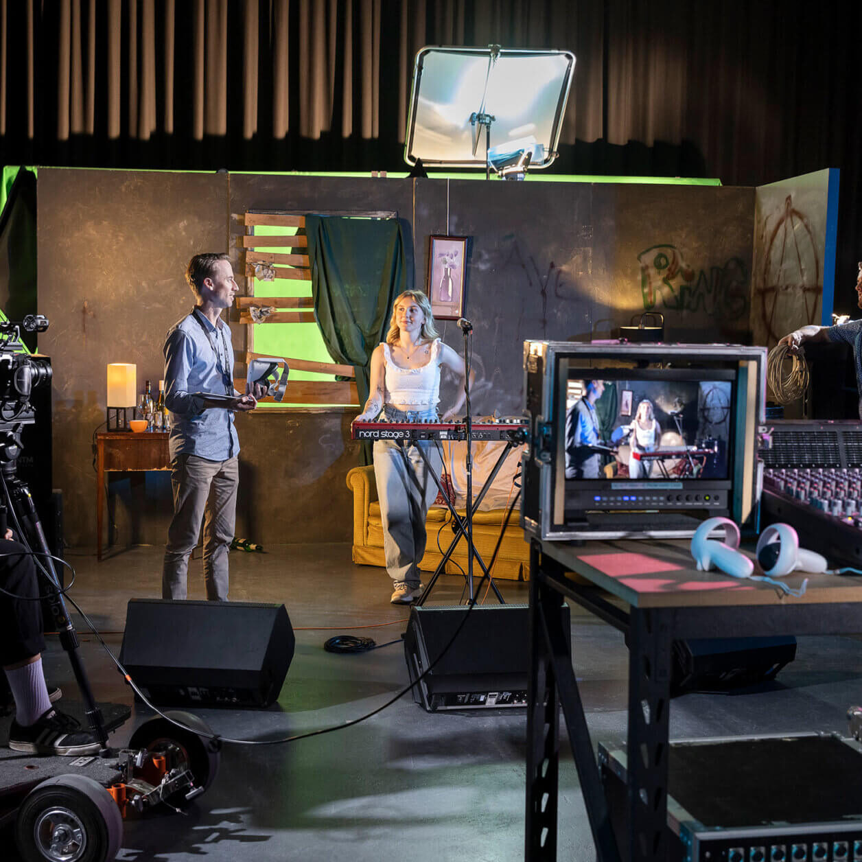 SAE UNIVERSITY COLLEGE 3 multi film creative industries group studio 2232x1256 1