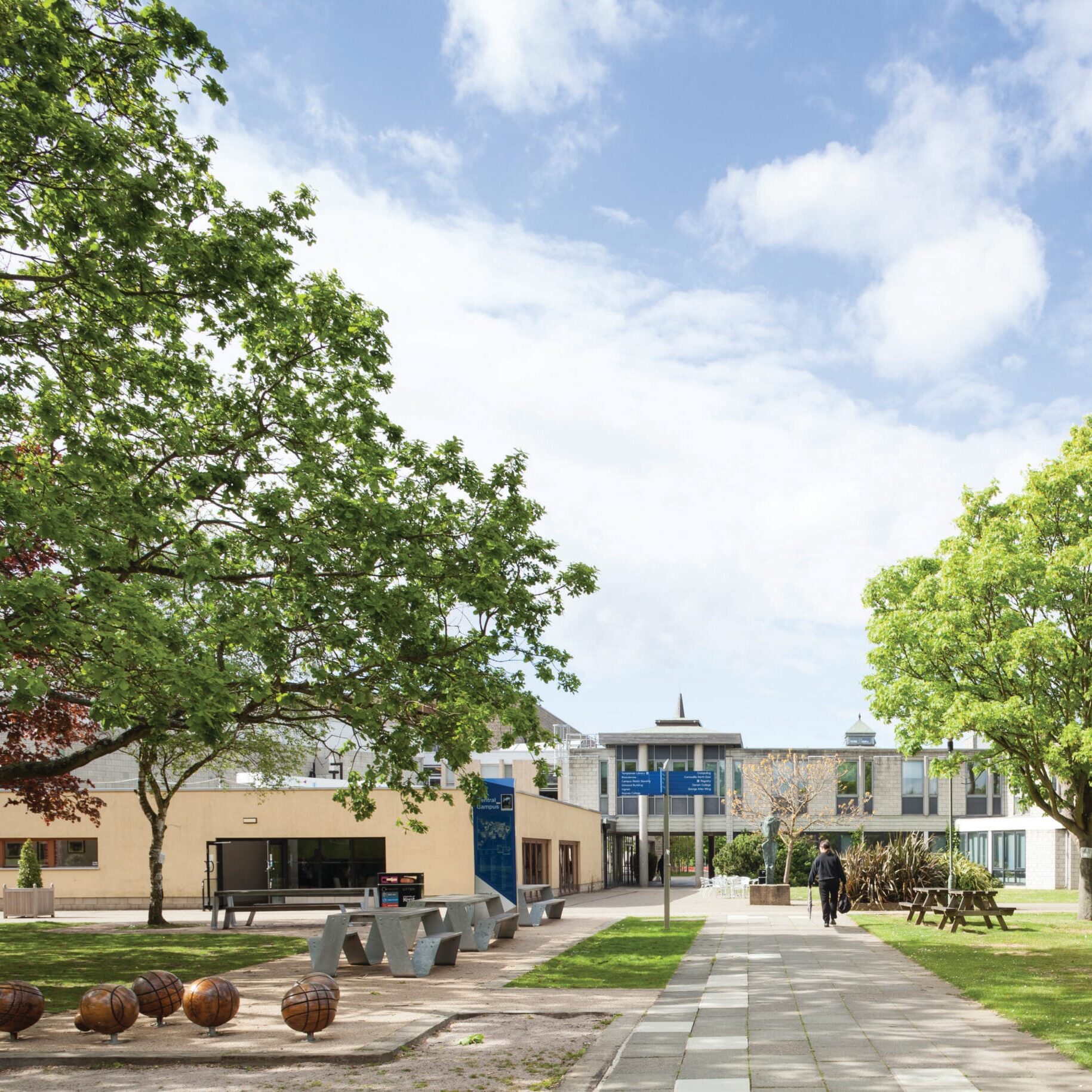 Oxford.International.1597 scaled