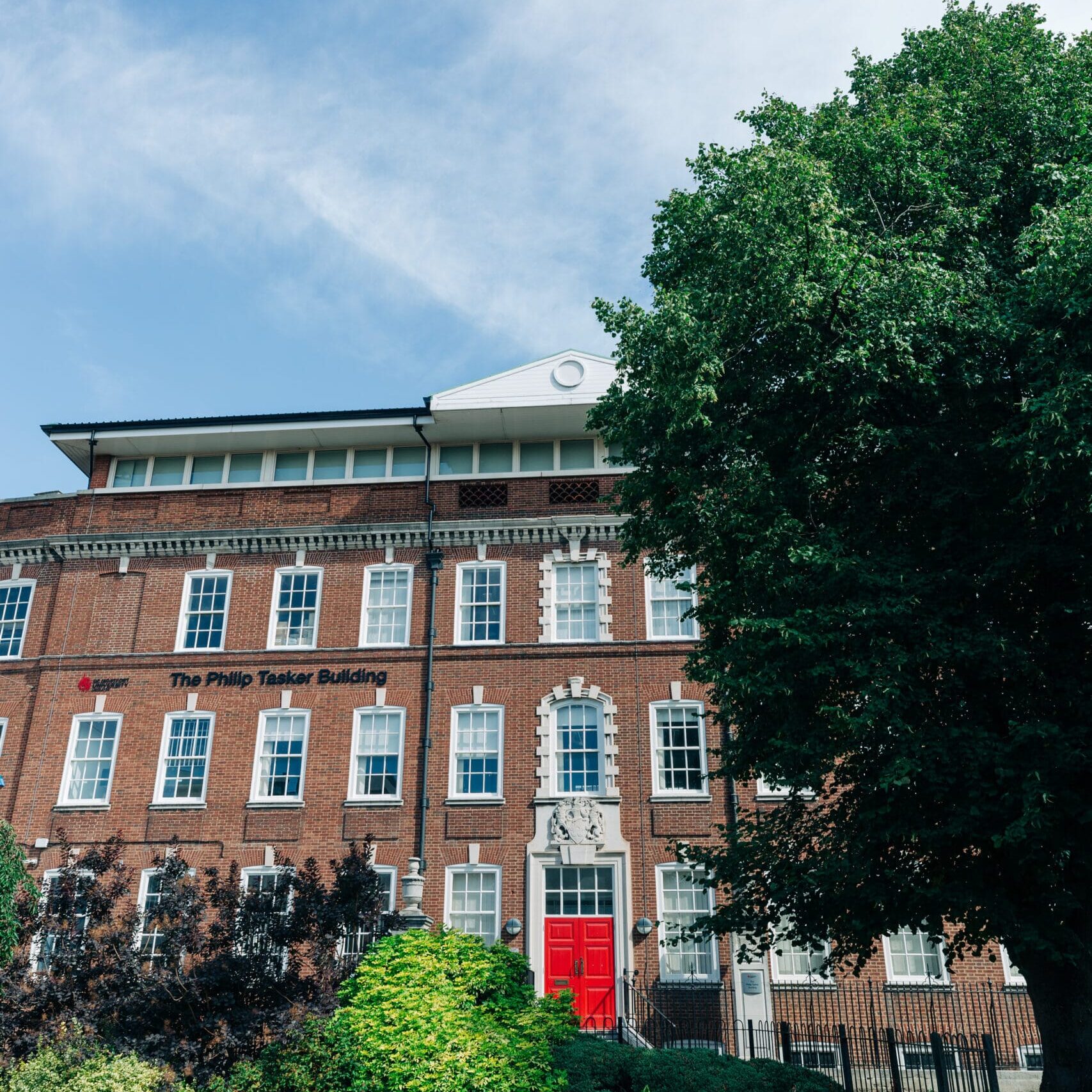 Oxford.International.DMU 12 scaled