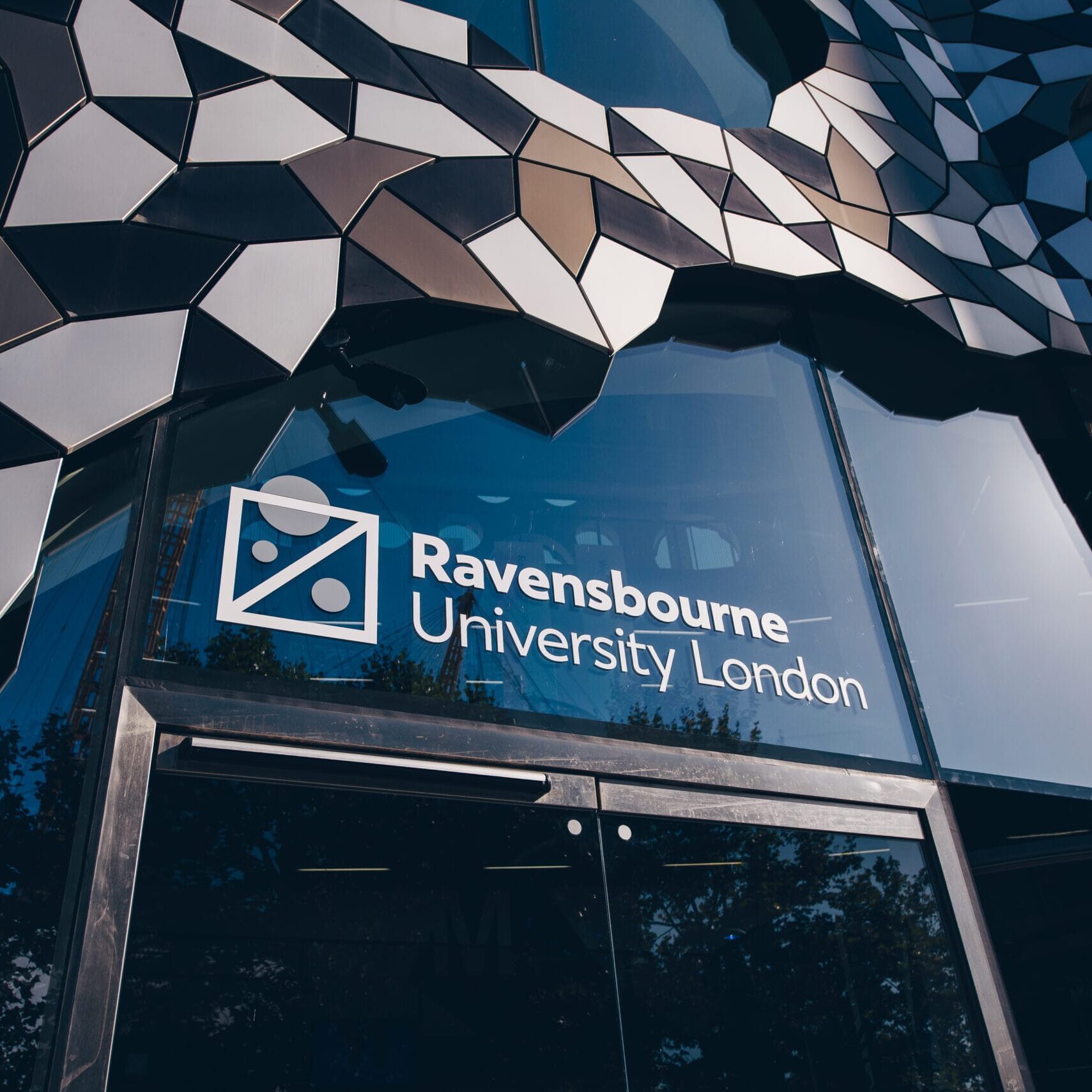 Oxford.International.DSC 0851 4 scaled