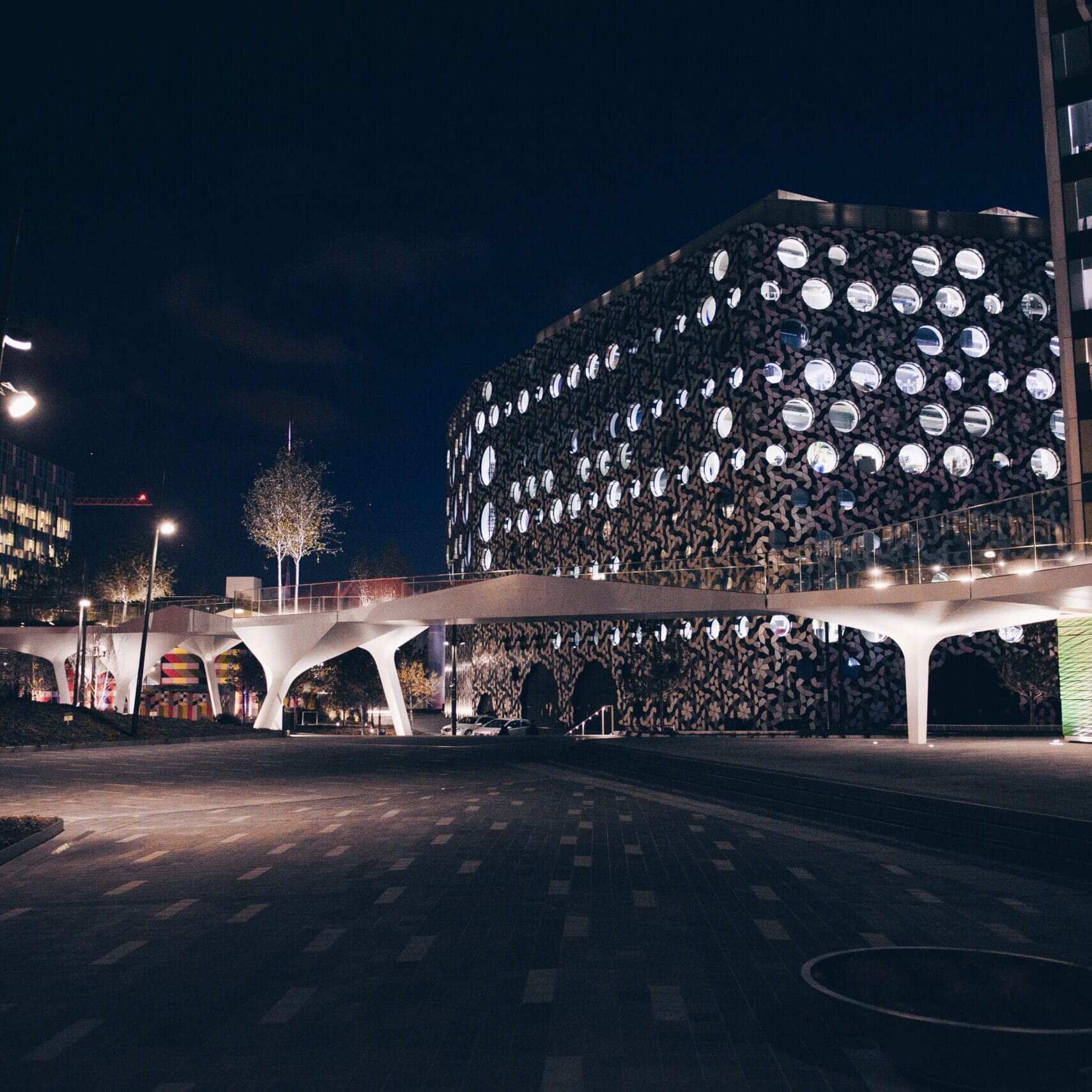 Oxford.International.DSC 1106 3 scaled