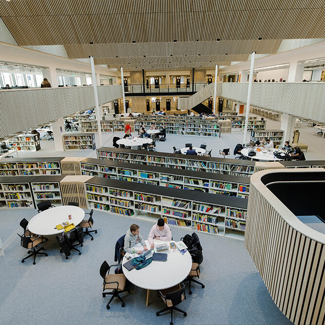 London South Bank University – Đại học thực tiễn tại trung tâm London, học bổng lên đến £6,000 1 LSBU campus