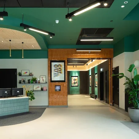 UNIVERSITY OF HUDDERSFIELD - LONDON 9 2025 08 21