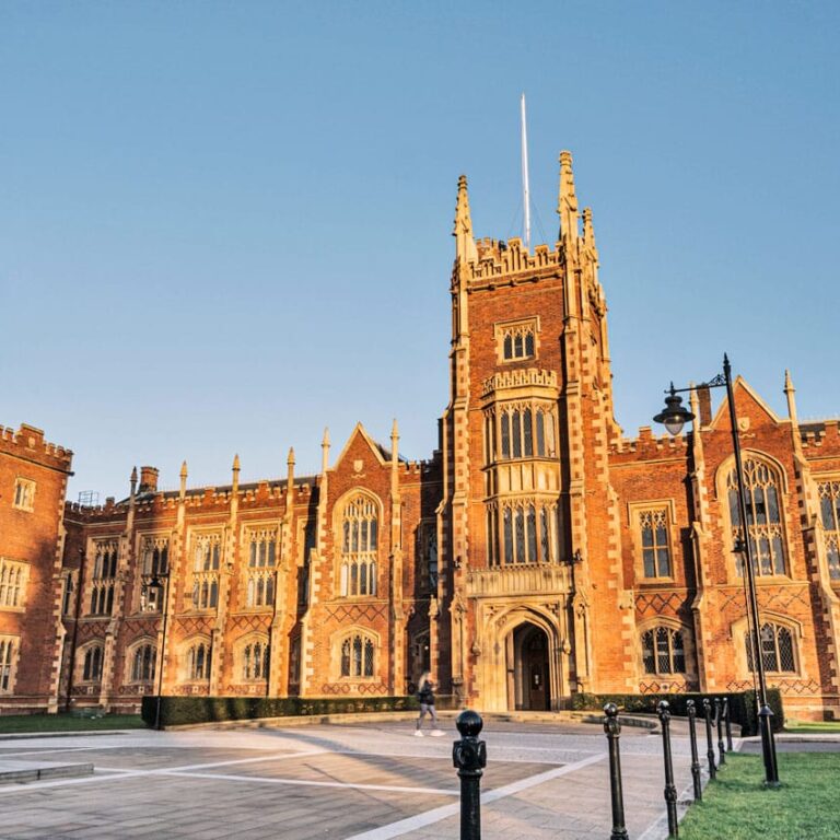 QUEEN'S UNIVERSITY BELFAST