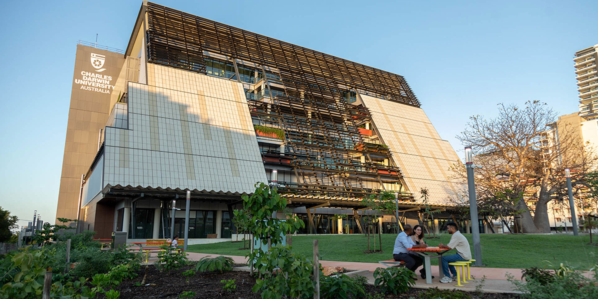 CHARLES DARWIN UNIVERSITY (CDU)