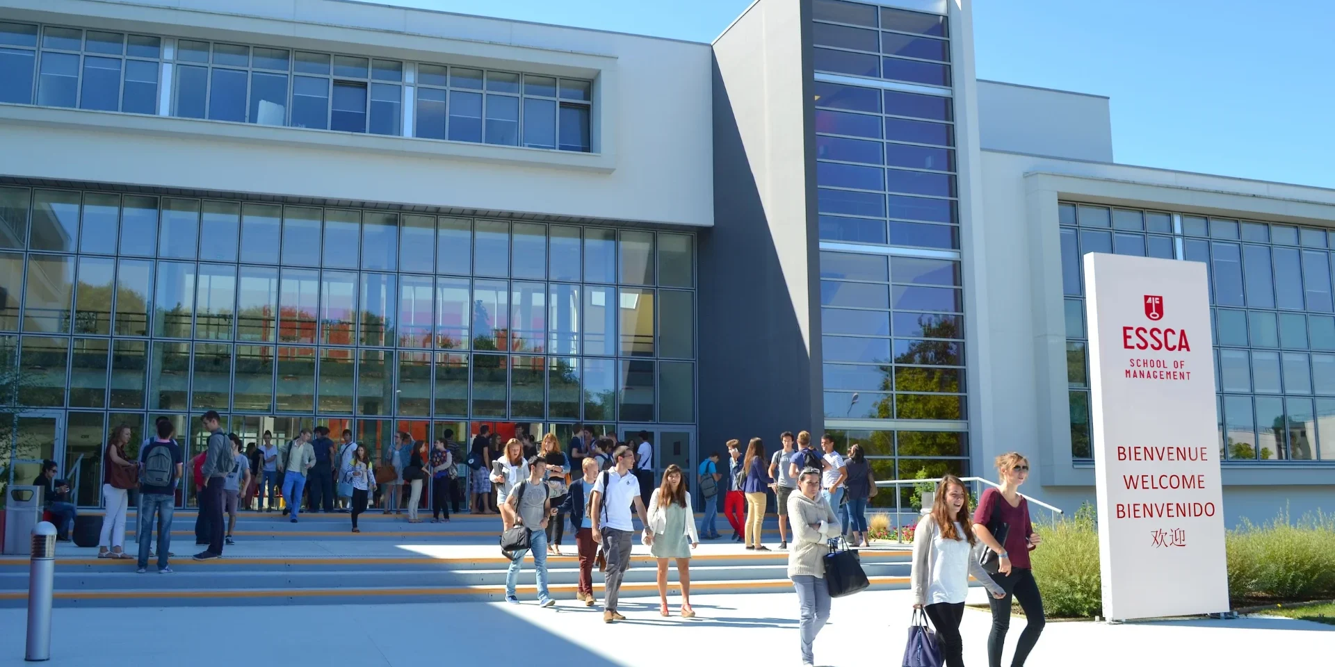 ESSCA SCHOOL OF MANAGEMENT