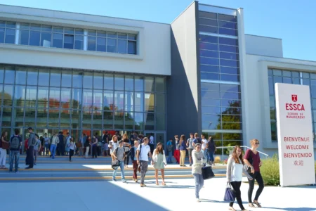 ESSCA SCHOOL OF MANAGEMENT