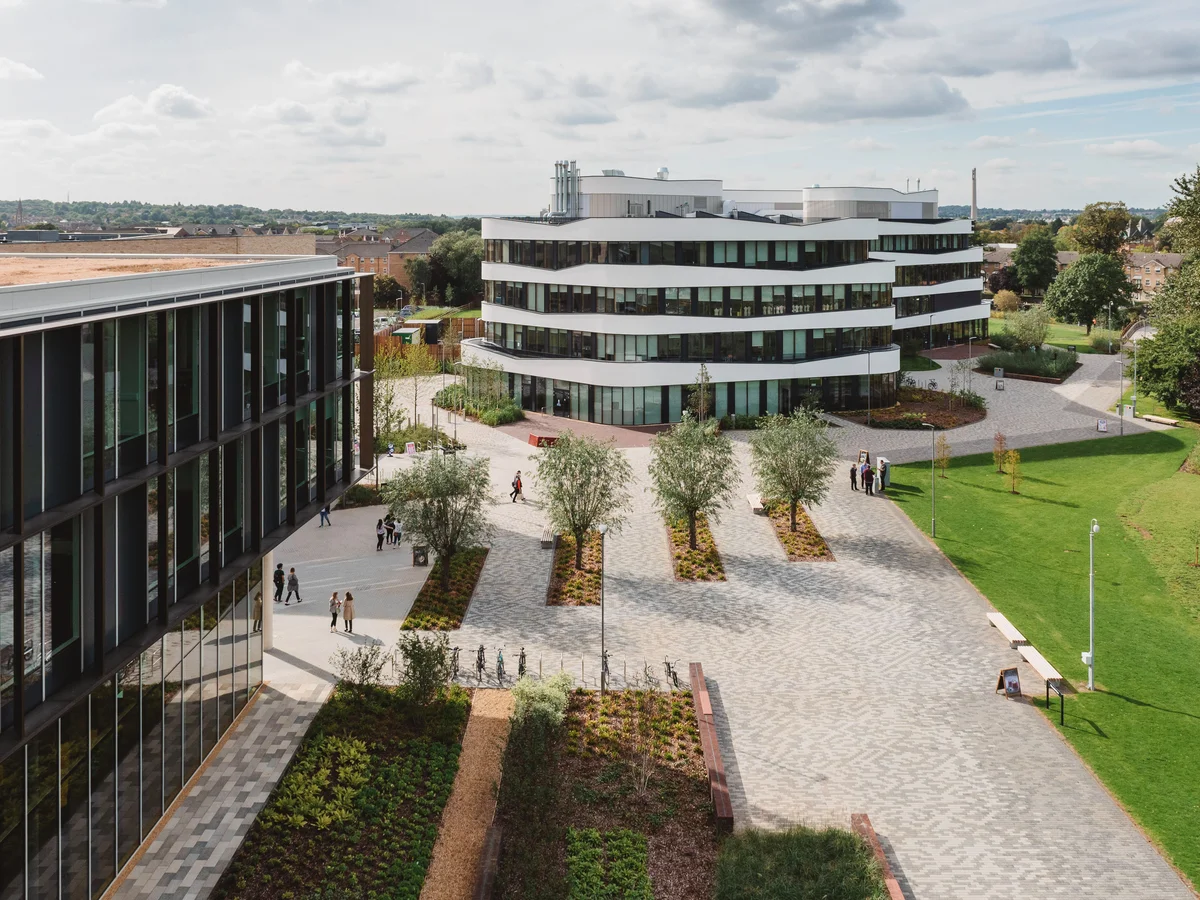 UNIVERSITY OF NORTHAMPTON 1 4000